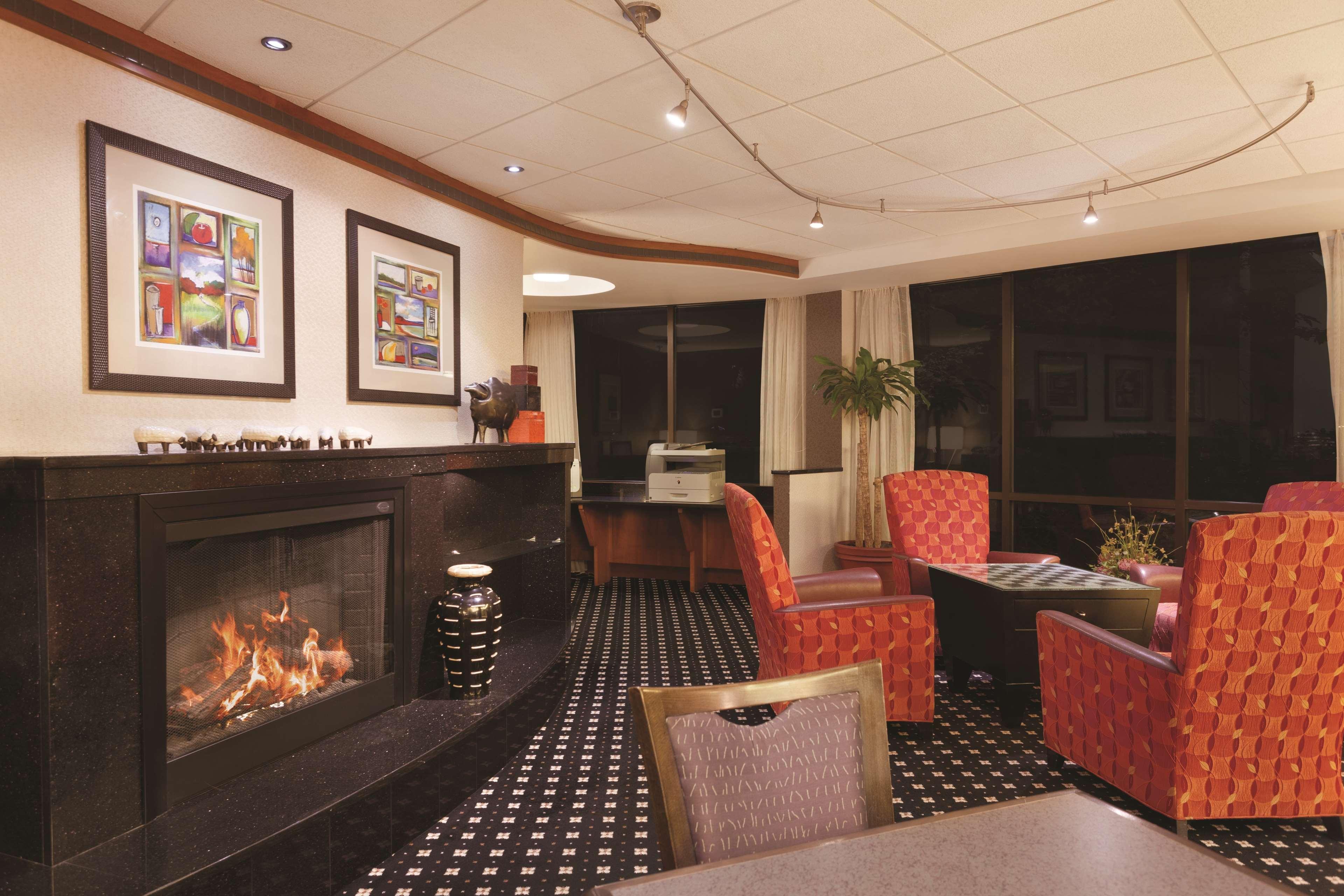 Hampton Inn Lancaster Fertility Екстериор снимка