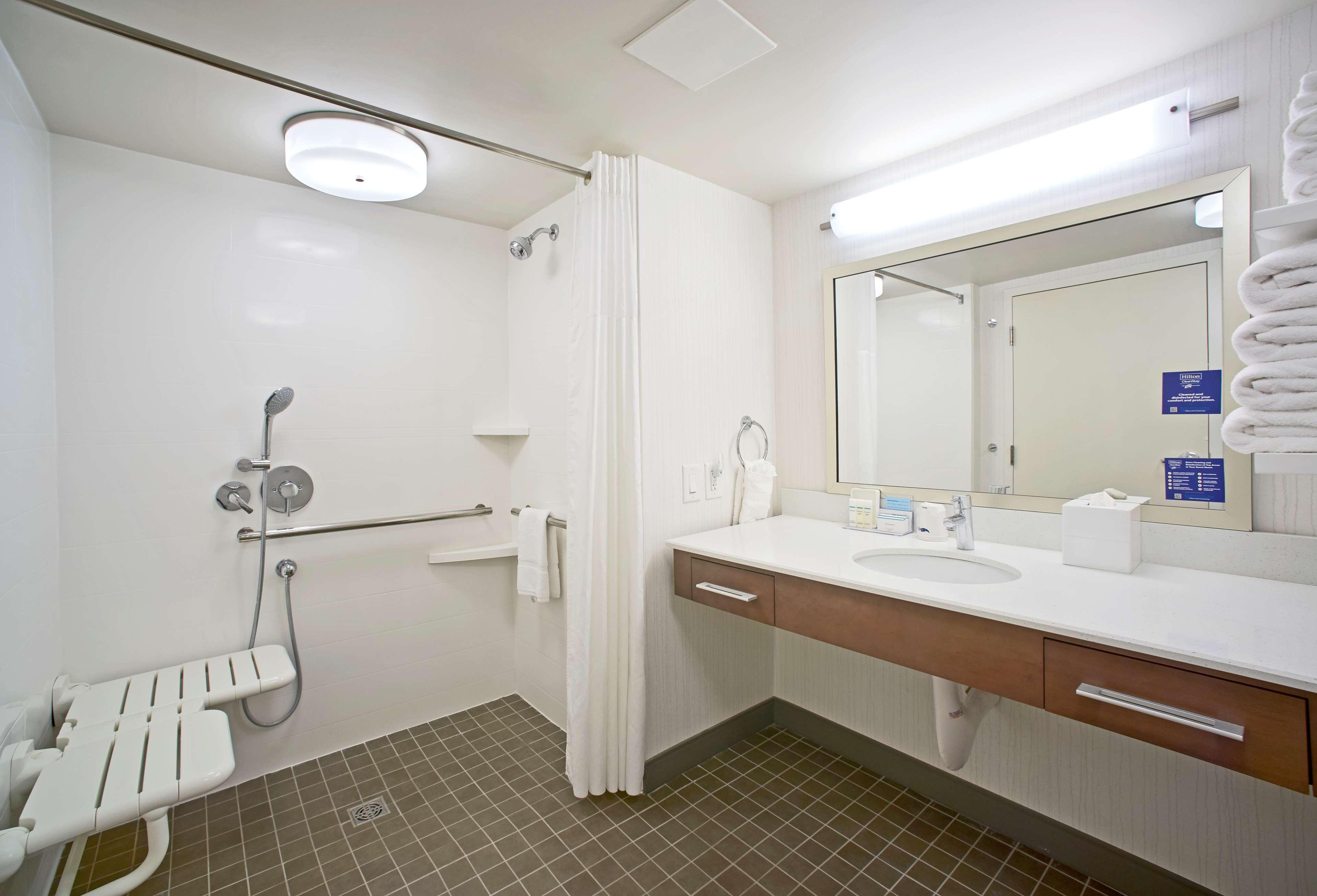 Hampton Inn Lancaster Fertility Екстериор снимка