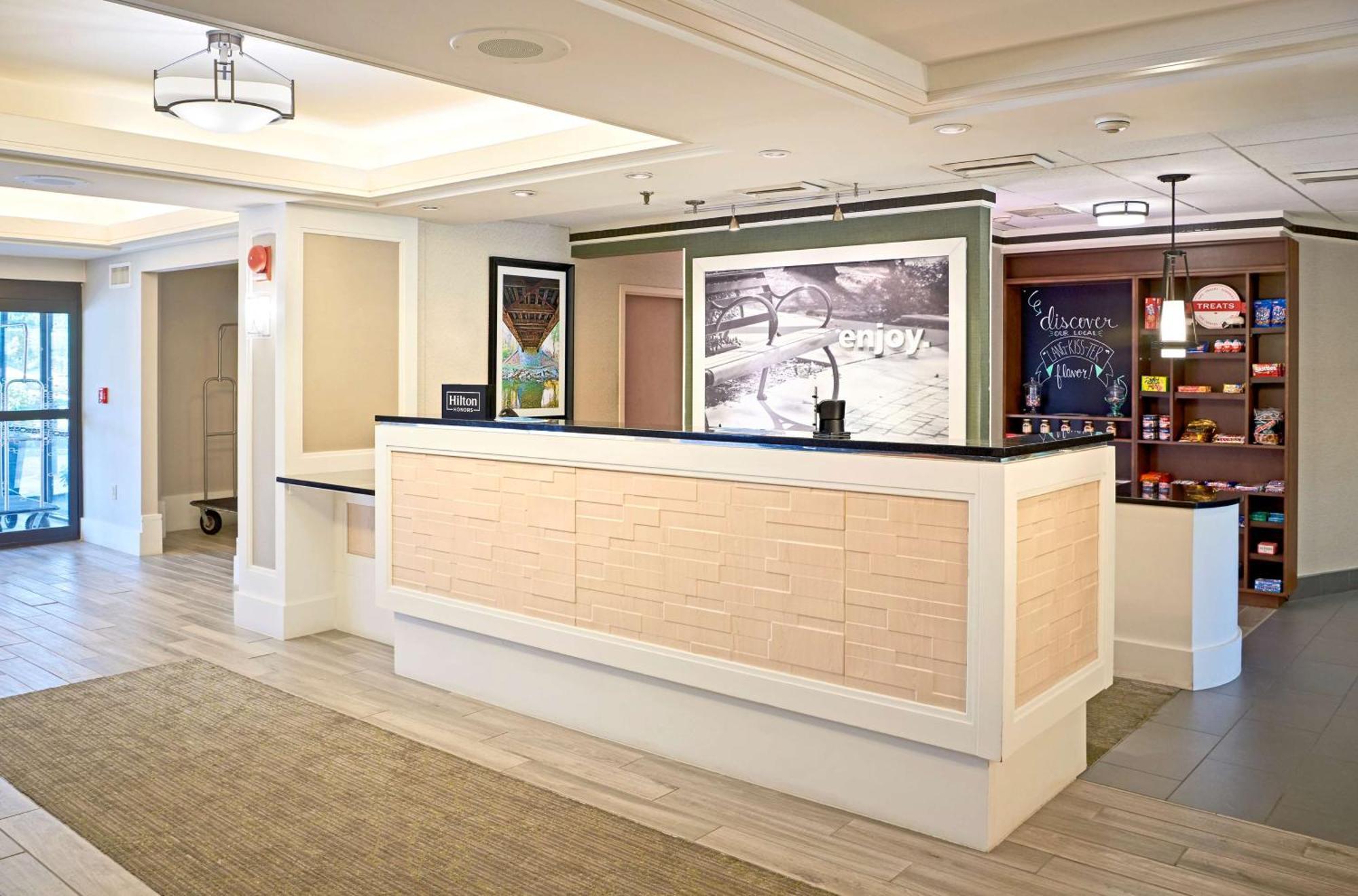 Hampton Inn Lancaster Fertility Екстериор снимка