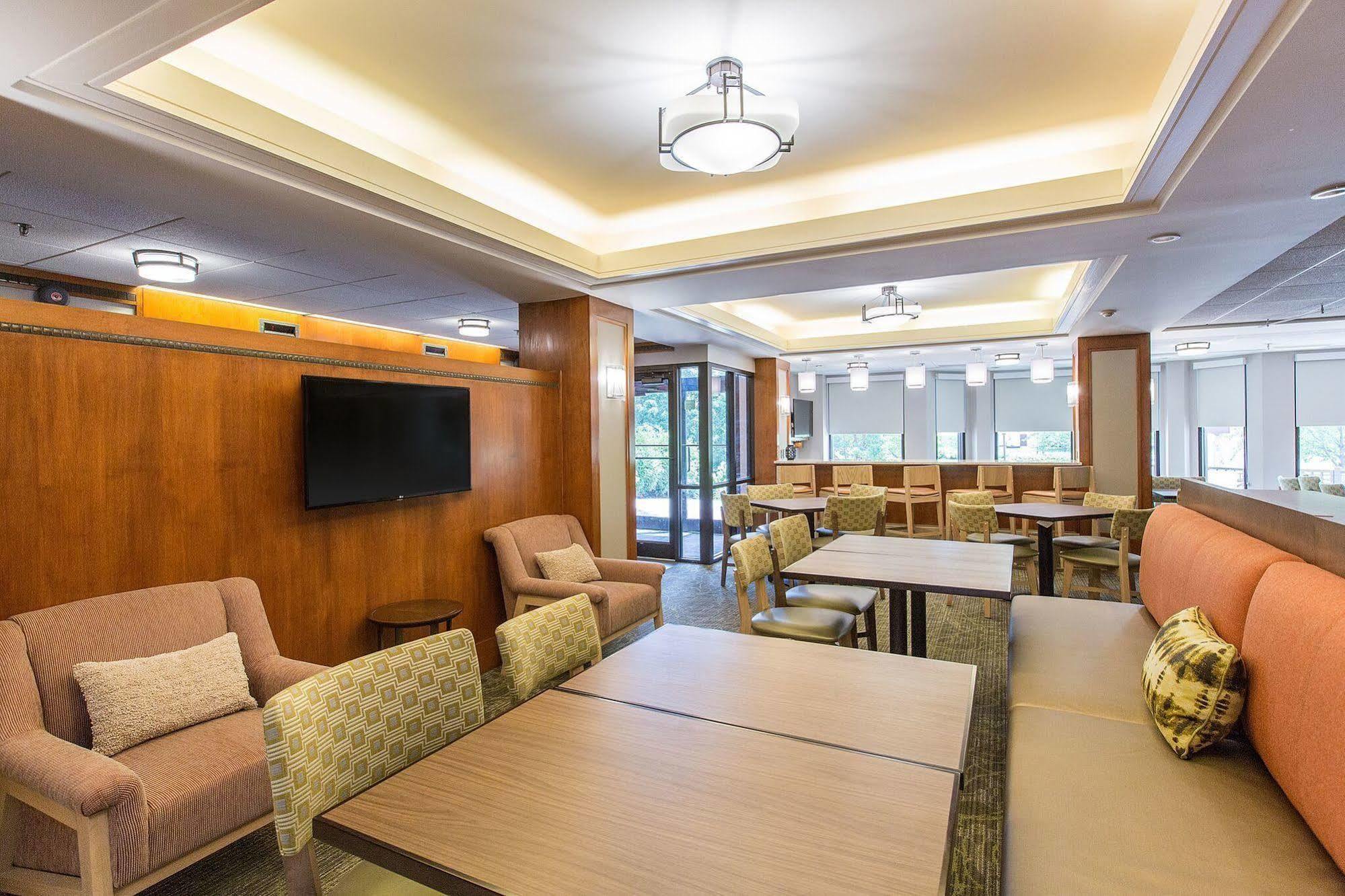 Hampton Inn Lancaster Fertility Екстериор снимка